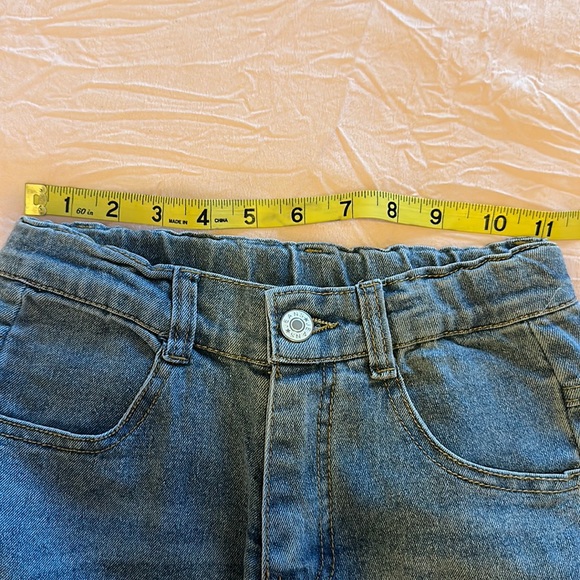 🛑SOLD🛑 Trendy Fall For Jesus Top and Jeans - Picture 8 of 12